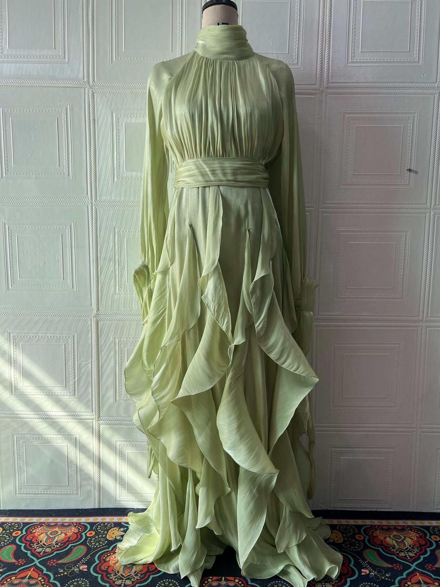 Elegant temperament ruffled slim fit dress